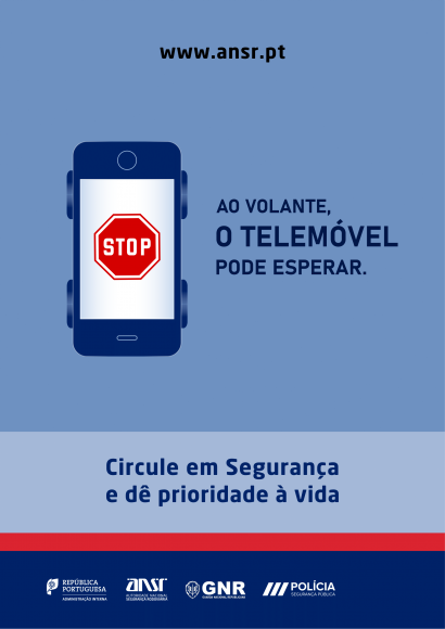 "AO VOLANTE, O TELEM&Oacute;VEL PODE ESPERAR"